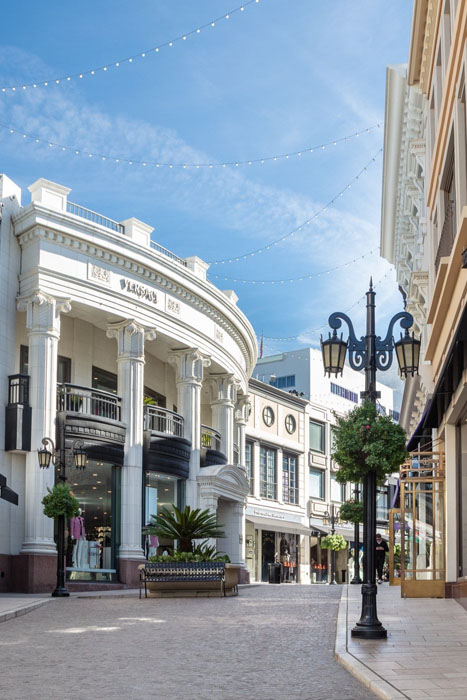 Your Guide to Los Angeles’ Luxury Shopping Districts